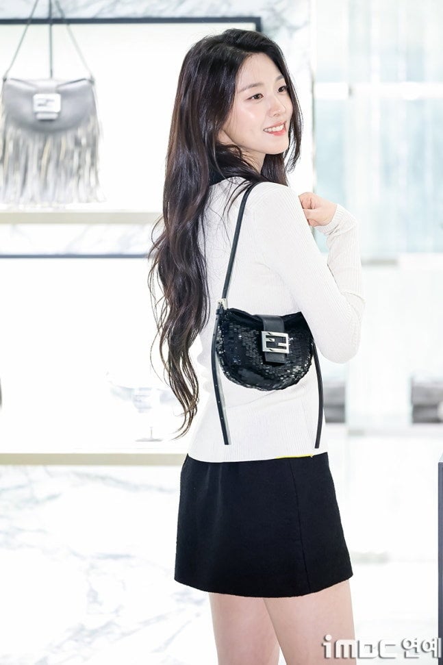 설현 근황ㄷㄷ.jpg · 3번째 이미지