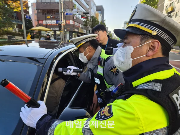 "등교시키던 애엄마가 음주운전 걸렸네요"…이온음료 발뺌했지만 면허정지