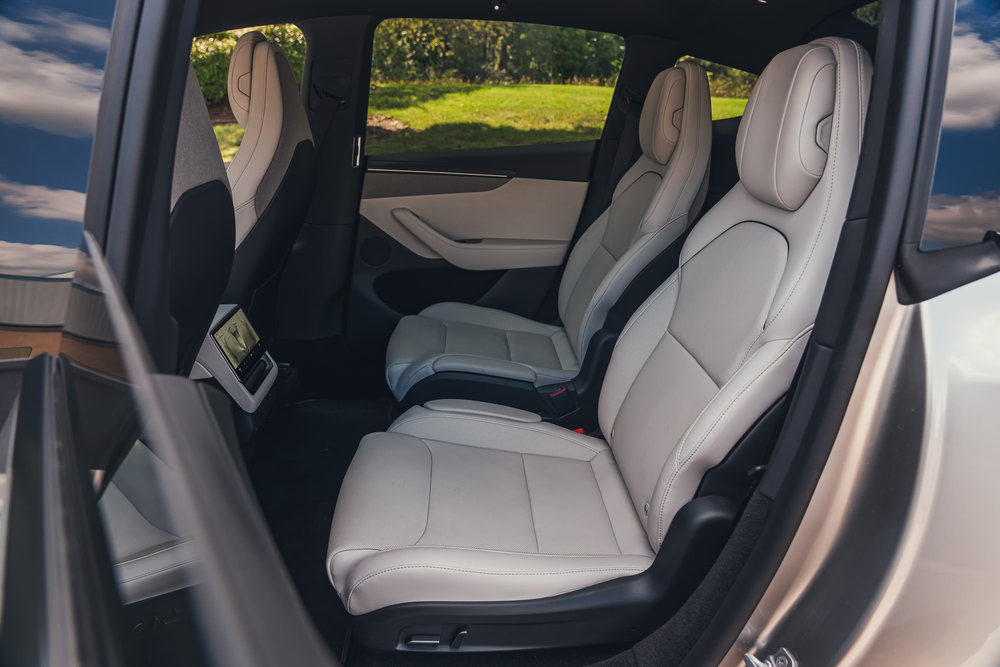 2027 Tesla Model Y L · 29번째 이미지