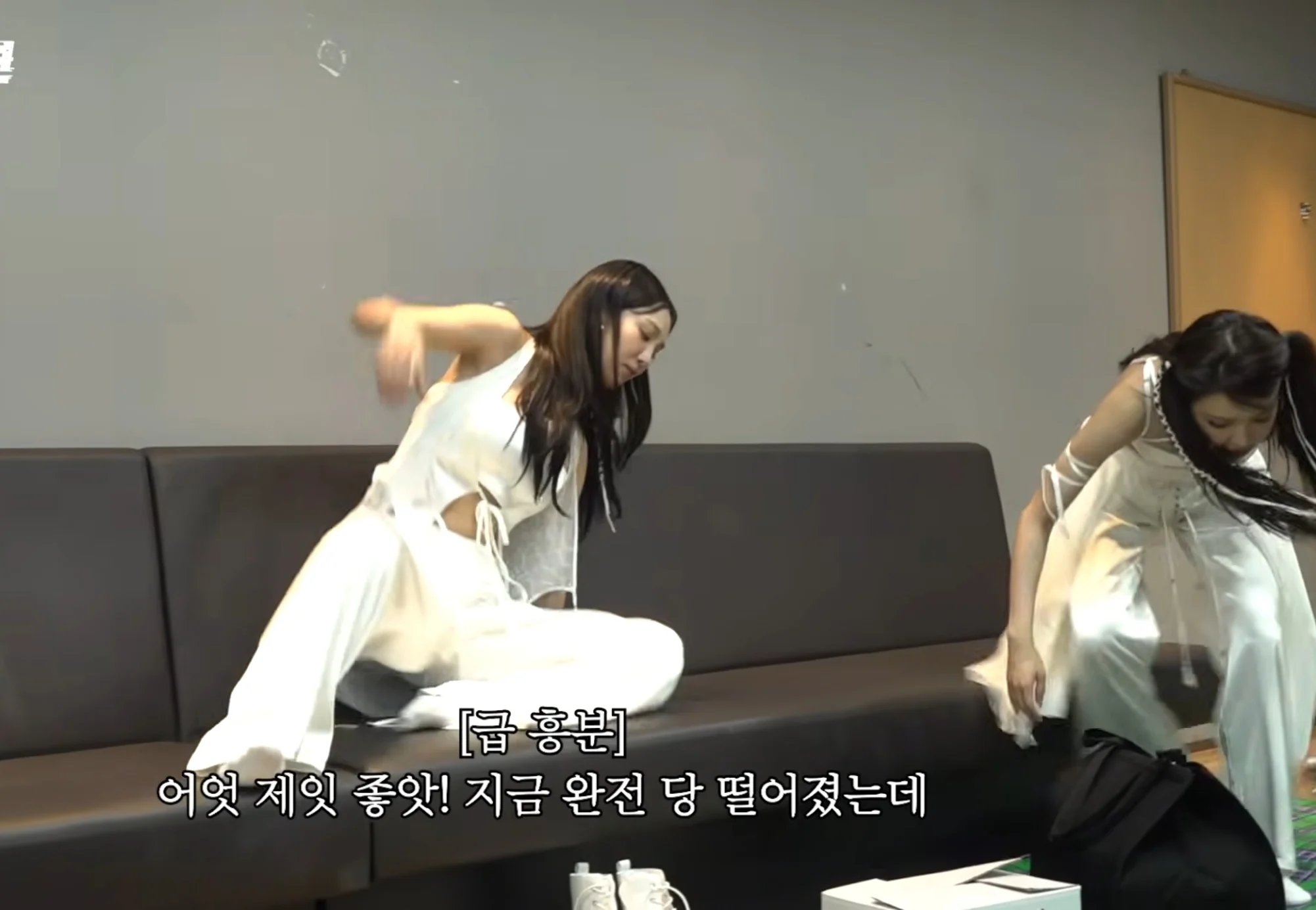 걸그룹 대기실.jpg · 13번째 이미지