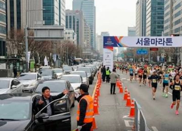 마라톤에 미쳐버린 서울 · 1번째 이미지