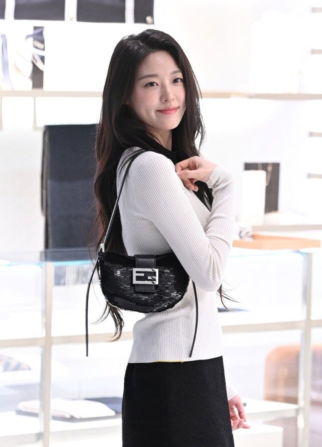설현 근황ㄷㄷ.jpg · 6번째 이미지