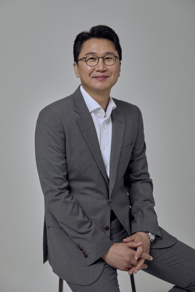 세라젬 회장이 20년간 같이 일한 직원을 양자로 입양한 이유 · 1번째 이미지