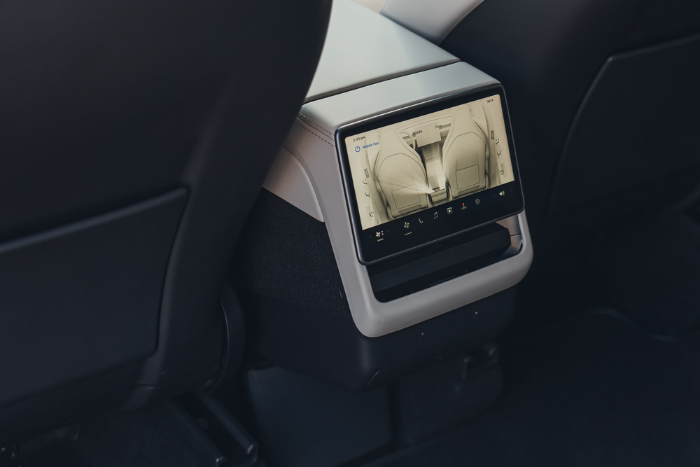 2027 Tesla Model Y L · 30번째 이미지