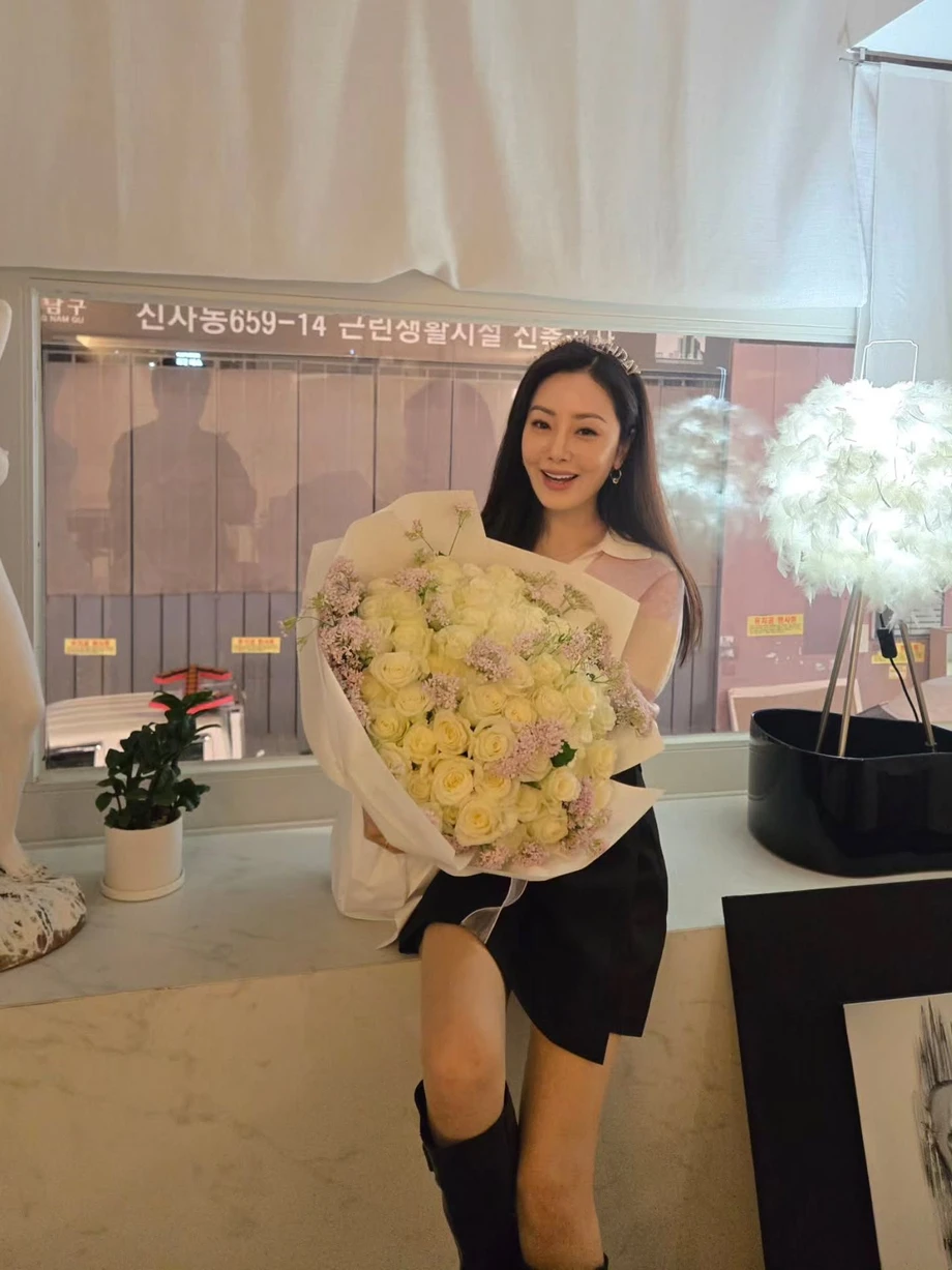 25년째 (결혼안하고) 연애만 51살 배우 오나라 근황. · 5번째 이미지