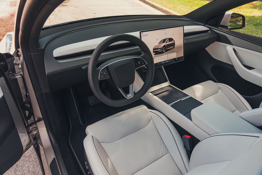 2027 Tesla Model Y L · 38번째 이미지