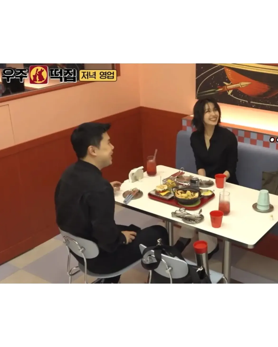 나폴리 맛피아 매장 직원 미모.jpg · 7번째 이미지