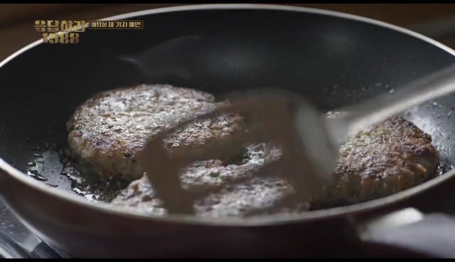 응팔에 나온 퓨전식 함박스테이크 정식.jpg