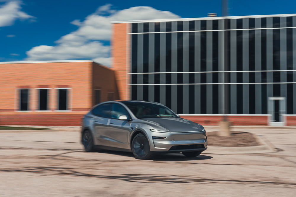 2027 Tesla Model Y L · 3번째 이미지
