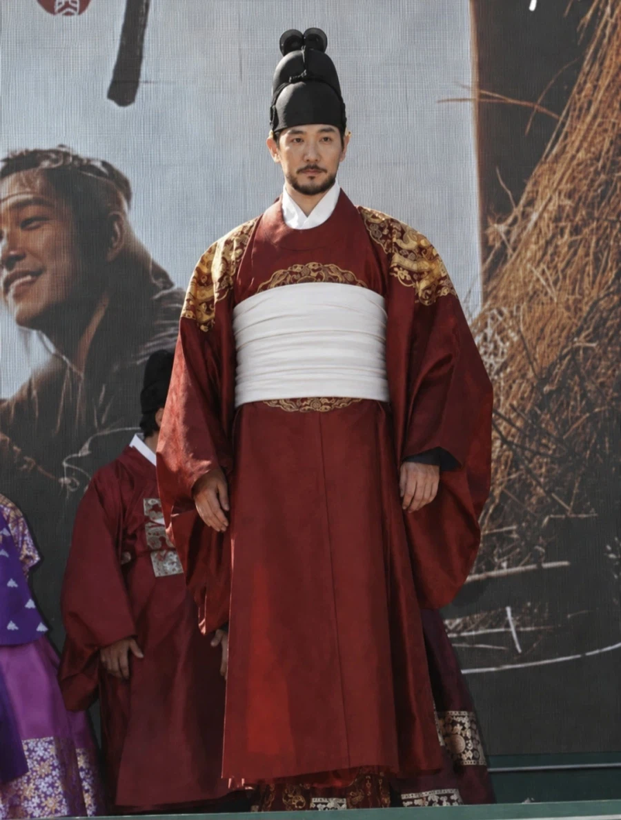 왜 자꾸 비룡이 팔에 있는 문양 가리는 걸로 뭐라함? · 3번째 이미지
