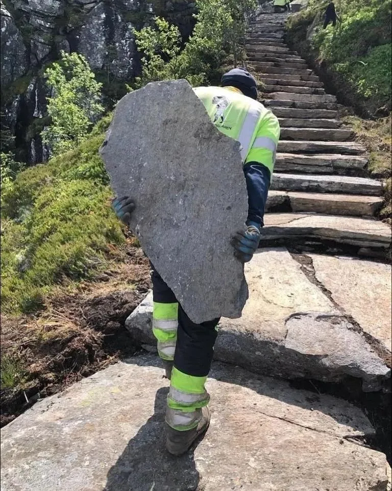 네팔 세르파를 고용한 노르웨이 정부.jpg · 4번째 이미지