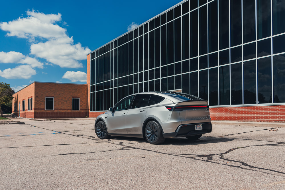 2027 Tesla Model Y L · 17번째 이미지