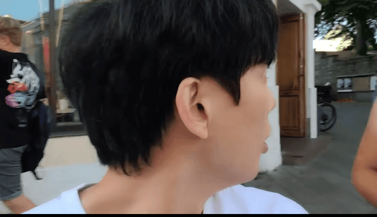 10살 소녀에게 번호따인 여행 유튜버 · 1번째 이미지