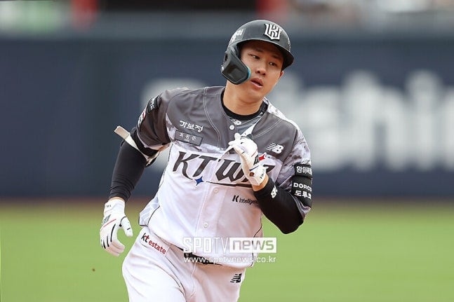 ⚾️) 역대급이라는 2026 KBO 골든글러브 외야수 경쟁.jpg · 3번째 이미지