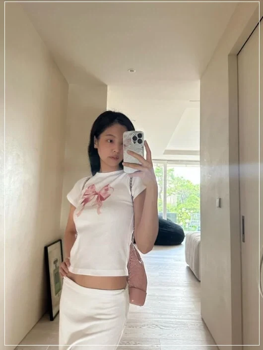 수지 제니가 입은 티셔츠 가격.jpg · 4번째 이미지