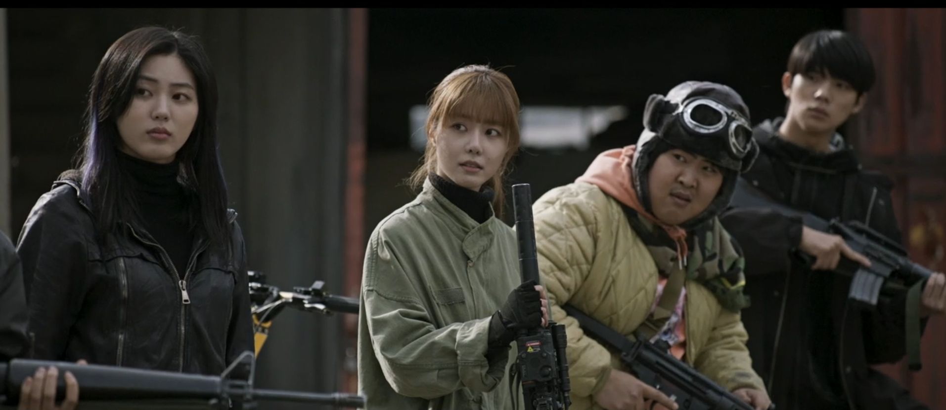 방과후 전쟁활동에 등장하는 골때리는 총기들.jpg · 4번째 이미지