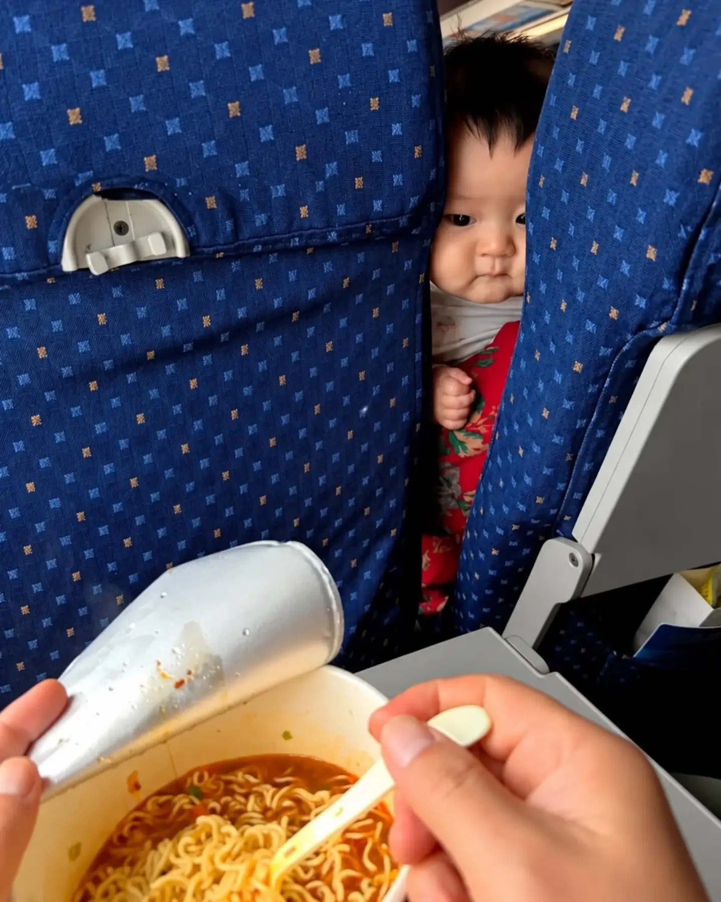기차에서 라면을 먹으면.jpg · 1번째 이미지
