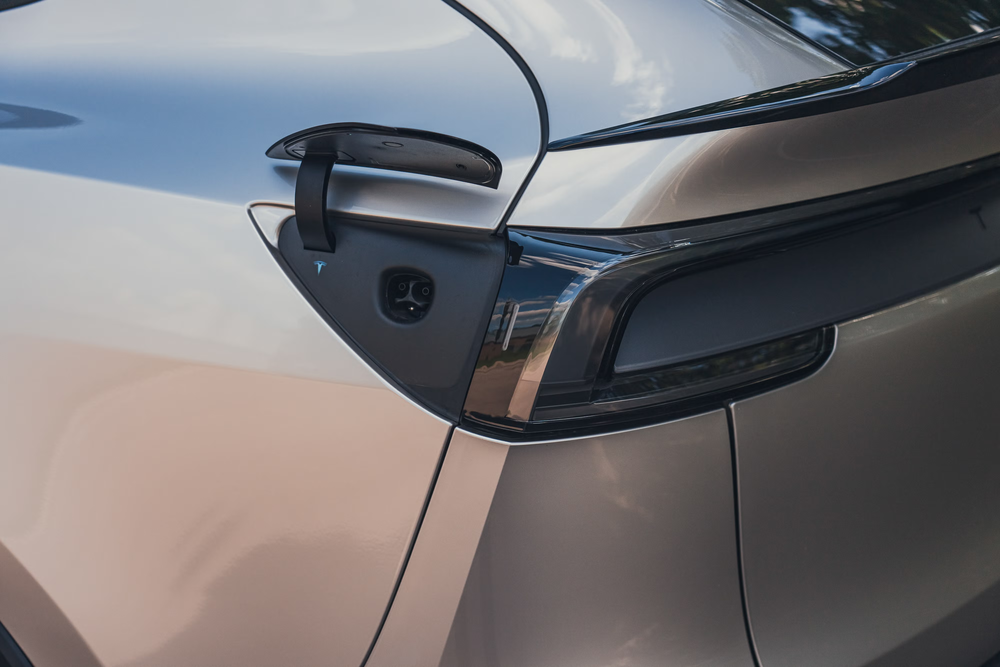 2027 Tesla Model Y L · 13번째 이미지