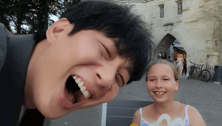 10살 소녀에게 번호따인 여행 유튜버 · 21번째 이미지