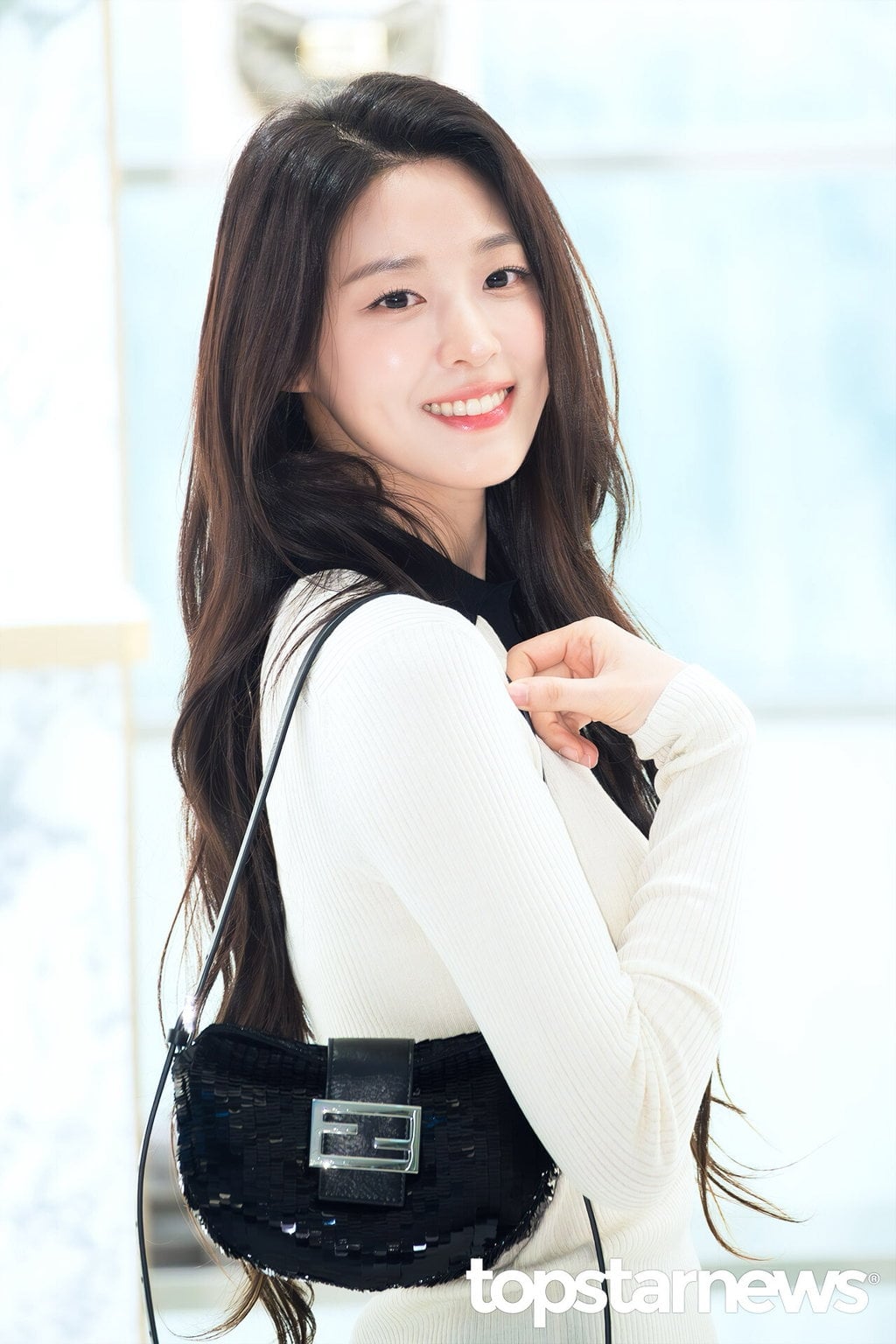 설현 근황ㄷㄷ.jpg · 5번째 이미지