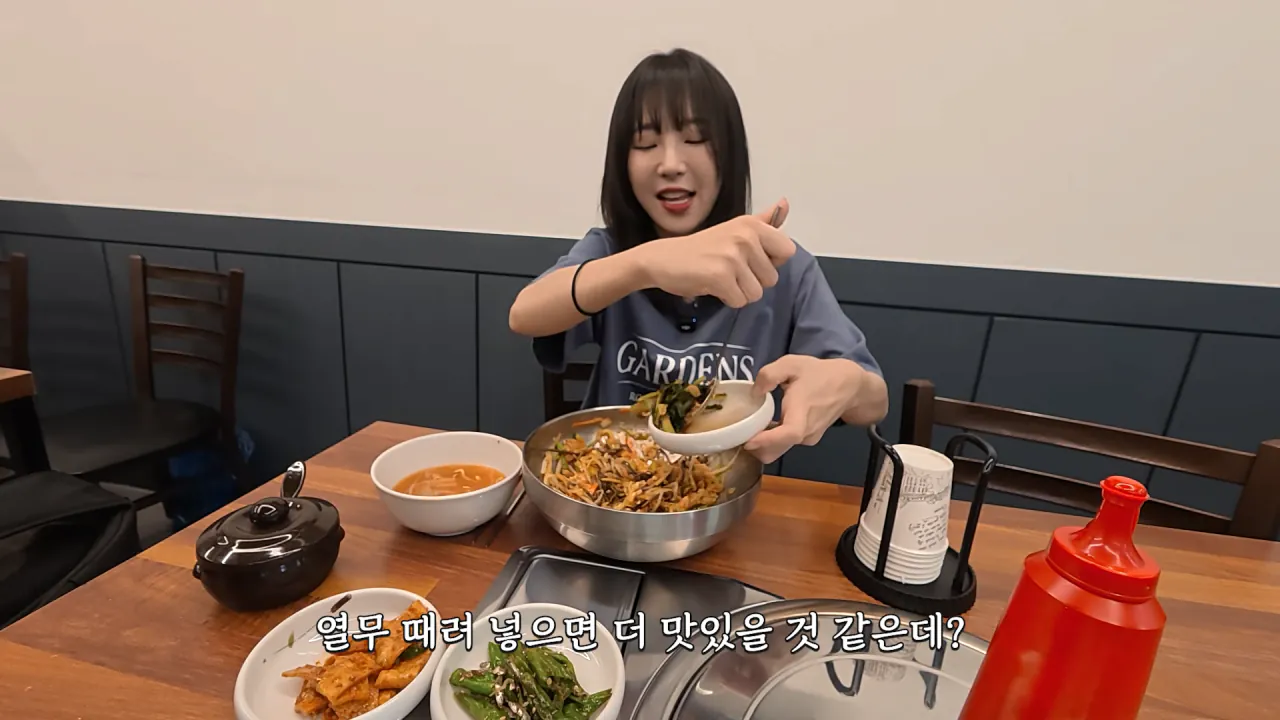 여기 먹을거 천국이에요..🥹 초대형 의정부 제일시장 털기🔥 김밥 떡볶이 비빔밥 통닭 냉면 20-6 screenshot.png 시장에서 간단하게 점심 먹방한 쯔양 근황 ㄷㄷㄷ