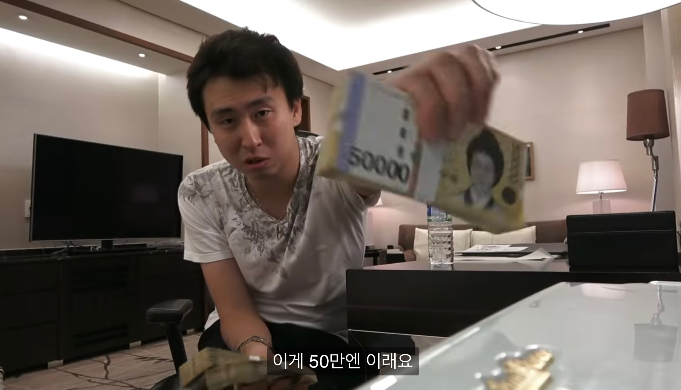 간장게장 먹어보려 한국까지 온 일본 유튜버의 최후 · 18번째 이미지
