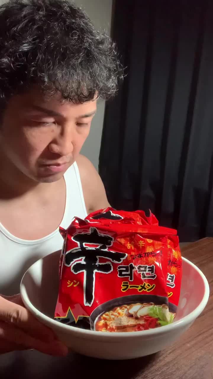 김치신라면 폭식하는 일본인 근황