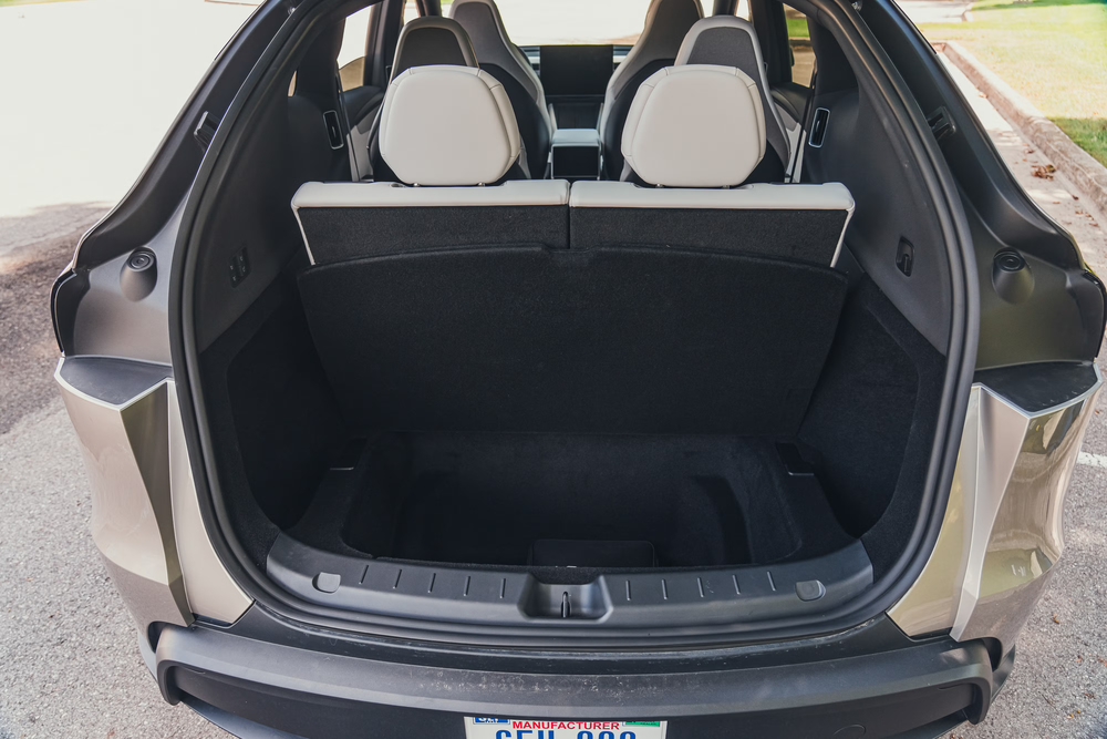 2027 Tesla Model Y L · 33번째 이미지